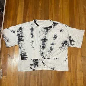 Short sleeve, white and black tie dye crop top